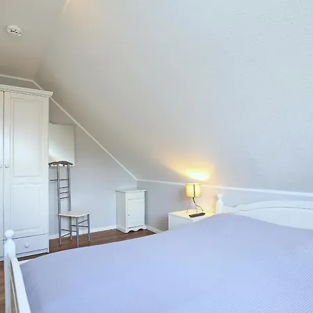 Papillon 04-5 Apartman *